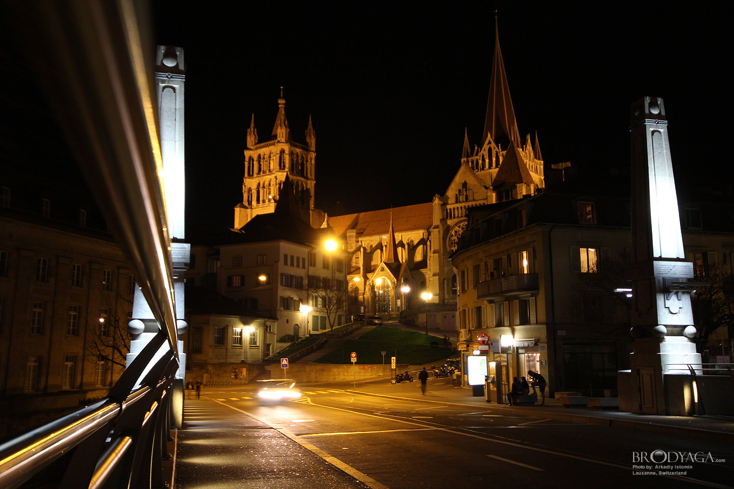 Lausanne by night